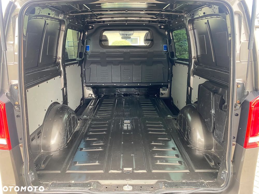 Mercedes-Benz VITO - 11
