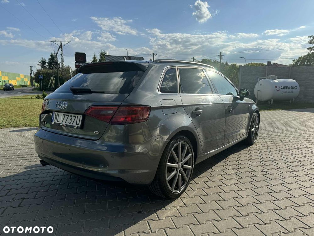 Audi A3 Sportback 1.6 TDI S tronic Ambition - 4