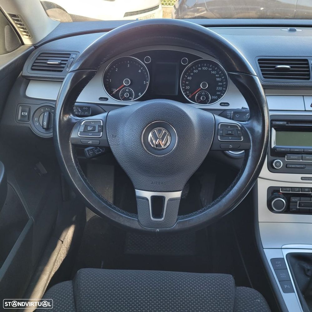VW Passat 2.0 TDI Confortline - 10