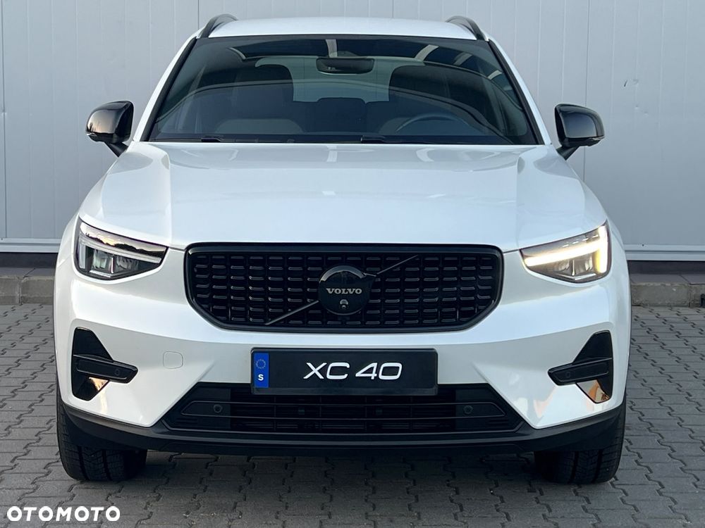Volvo XC 40 B4 AWD Plus Dark - 15