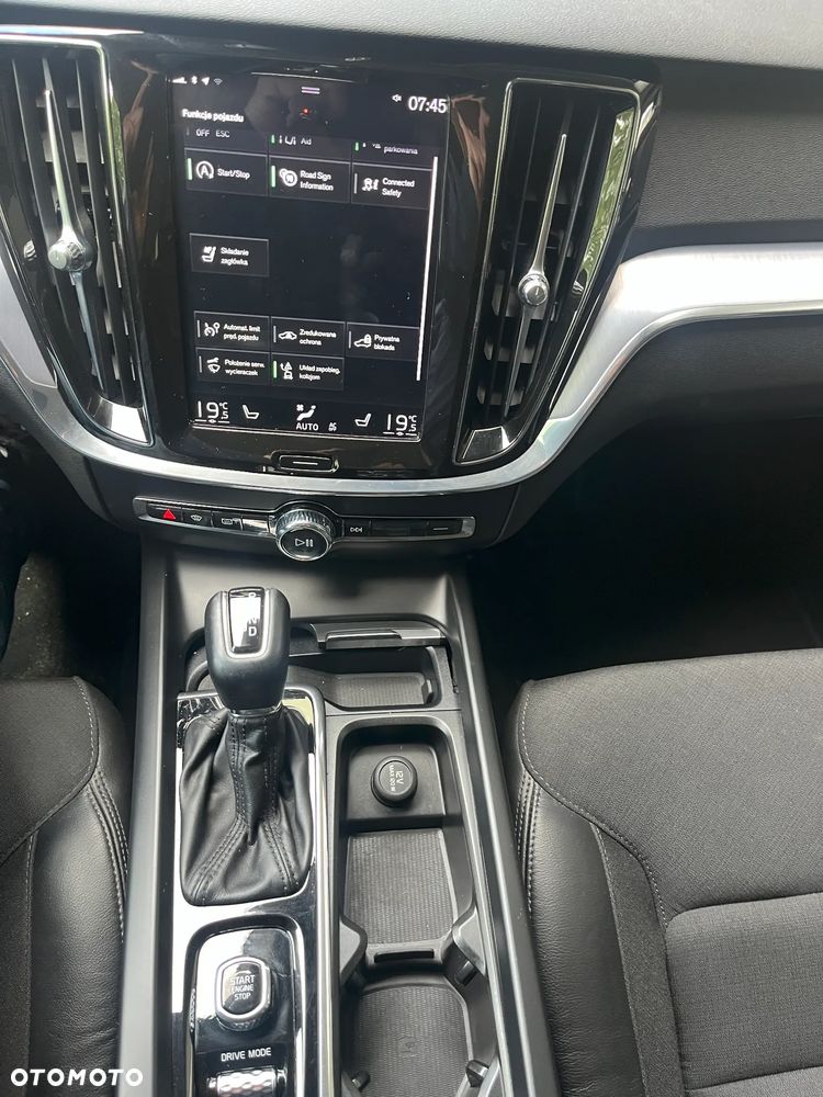 Volvo V60 D4 AWD Geartronic Momentum - 13