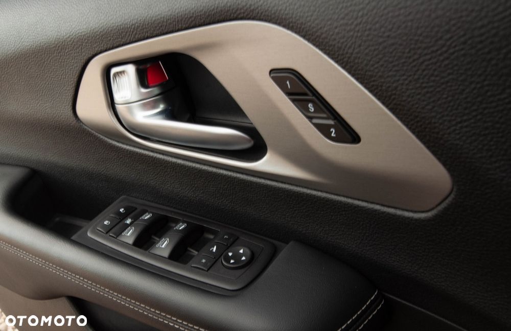 Chrysler Pacifica - 23