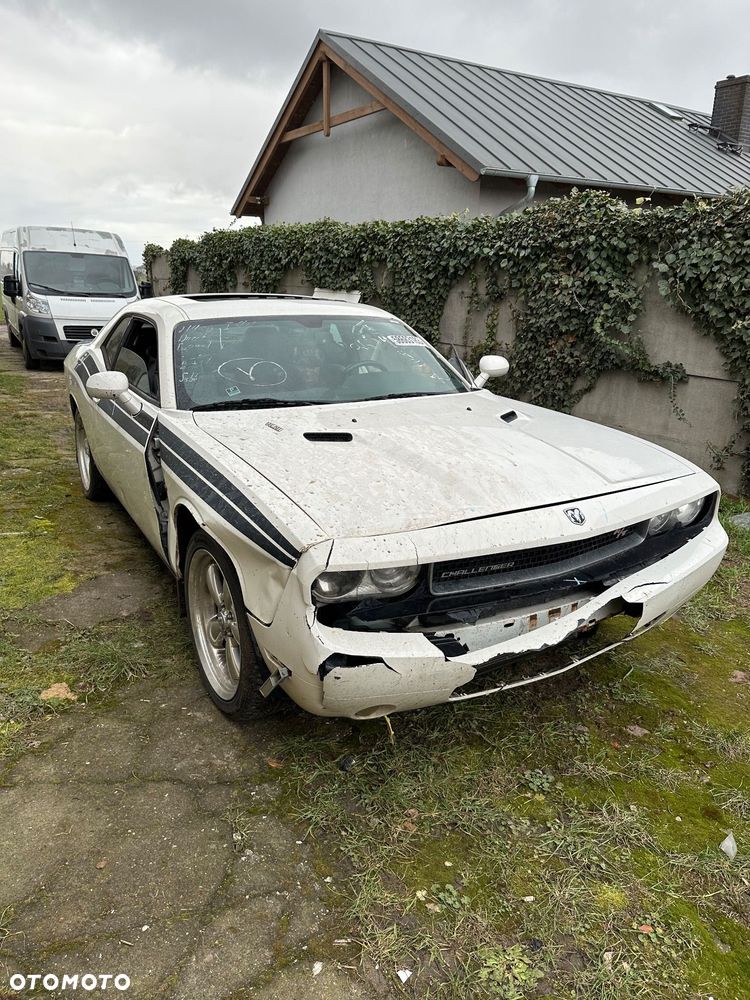 Dodge Challenger - 10