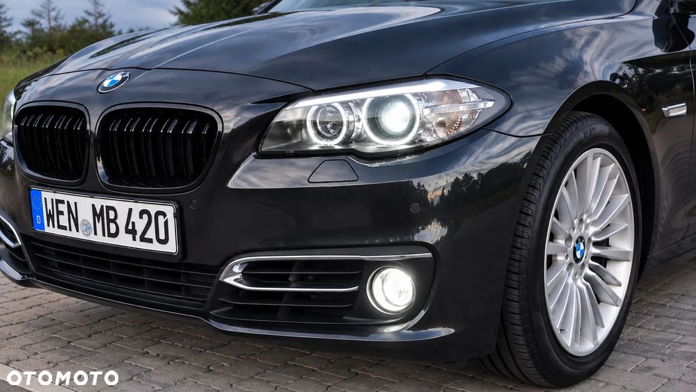 BMW Seria 5 525d Luxury Line - 34