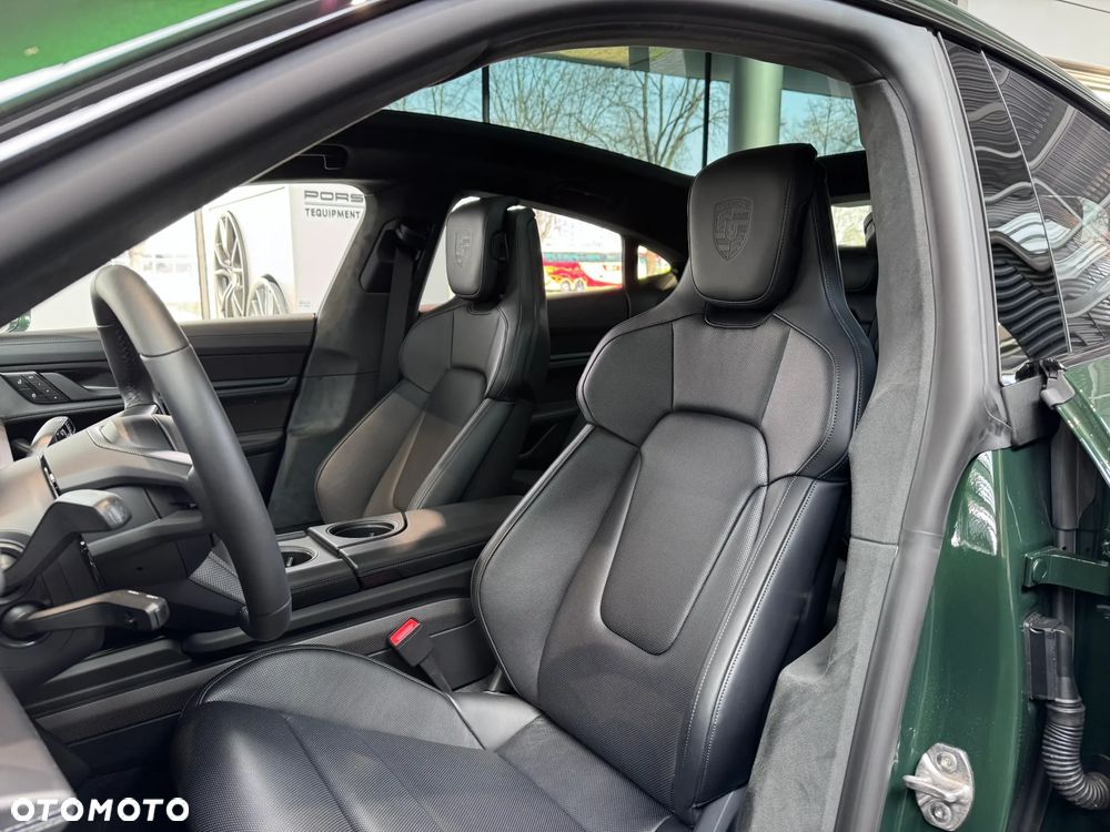 Porsche Taycan - 21