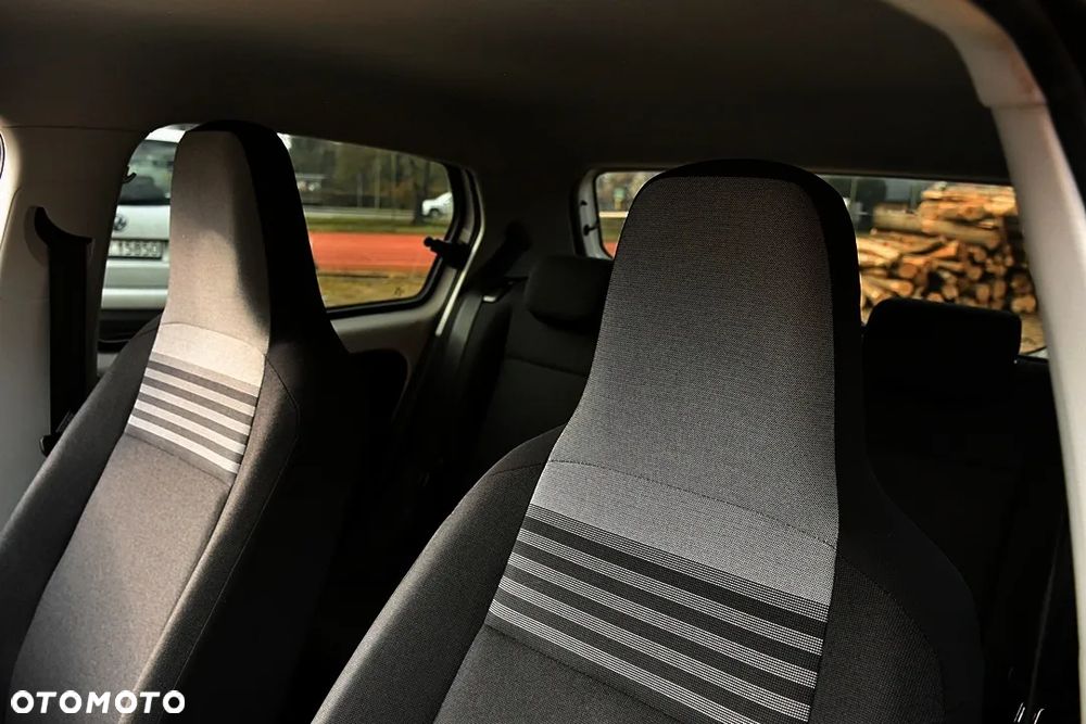 Volkswagen up! 1.0 high - 31