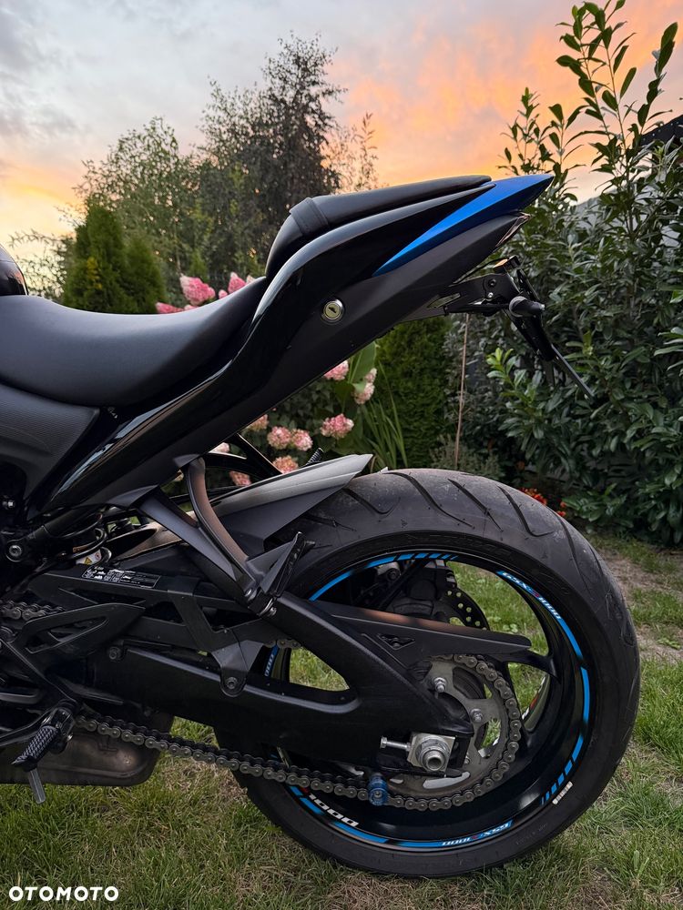 Suzuki GSX 1000 - 23