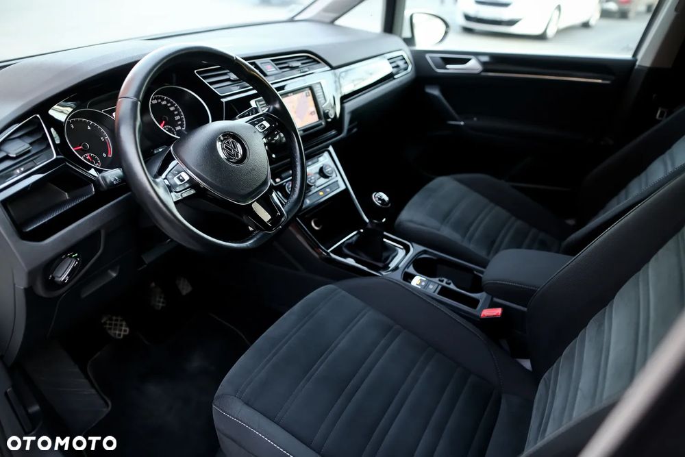 Volkswagen Touran 2.0 TDI SCR Highline - 18