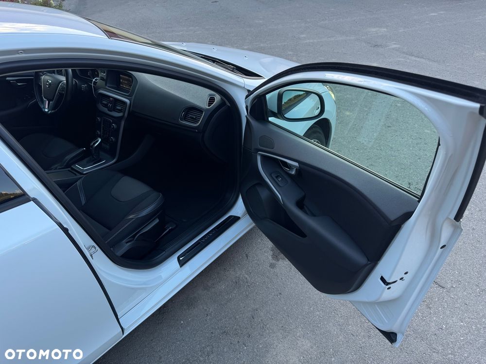 Volvo V40 T2 Geartronic Momentum - 27