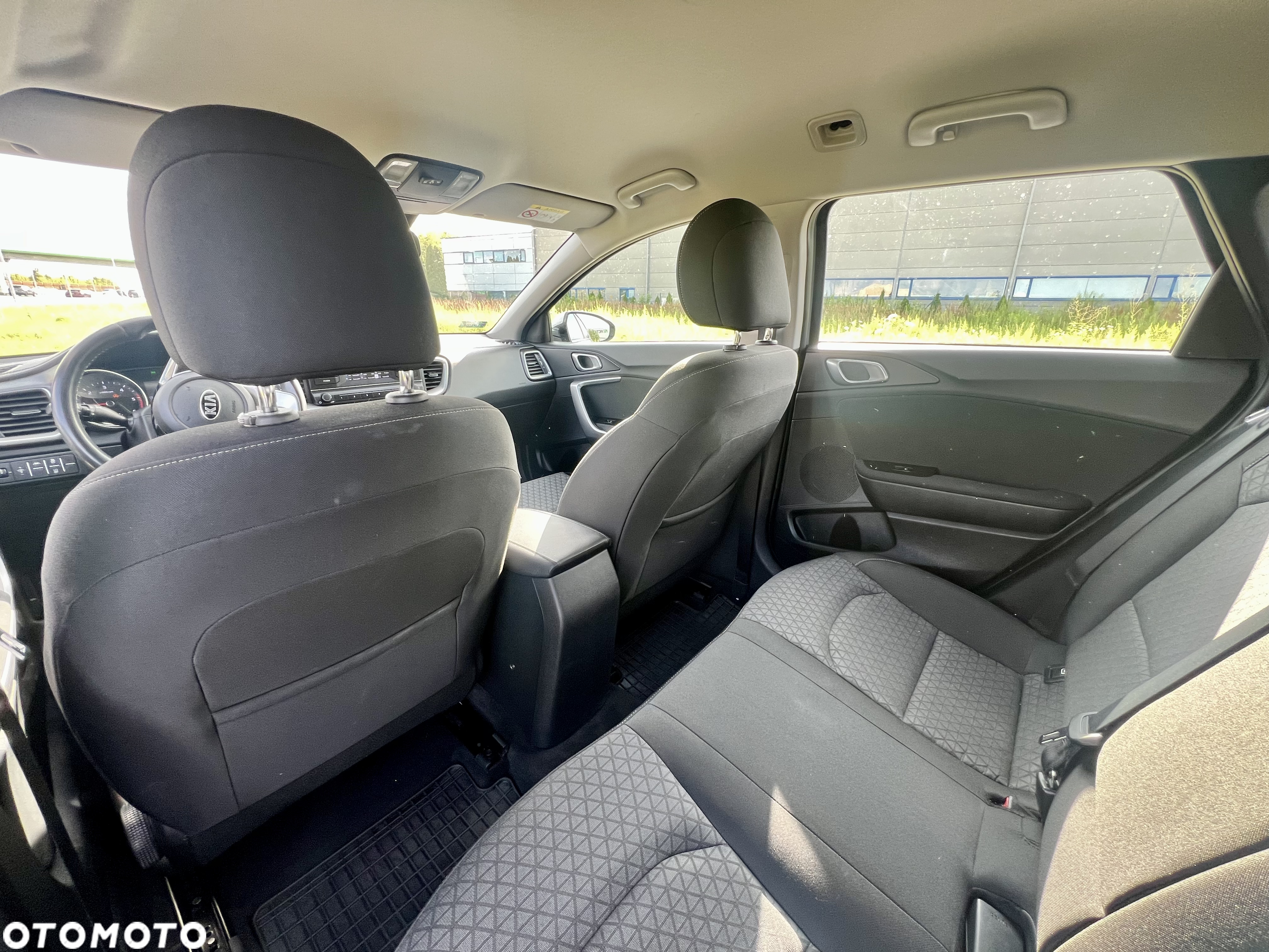 Kia Ceed 1.6 CRDi SCR M - 8