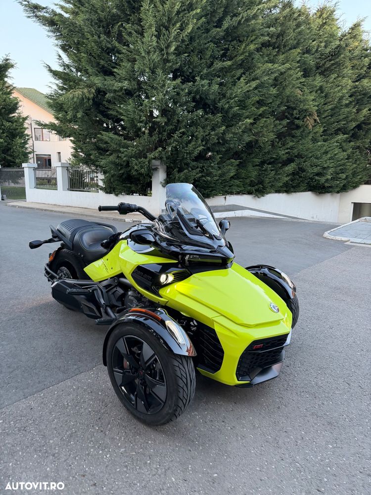 Can-Am Spyder - 2