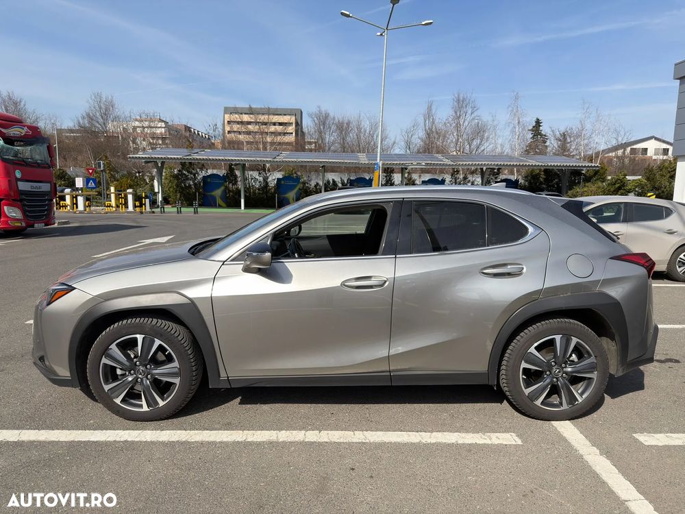 Lexus UX 250h E-FOUR Executive - 1
