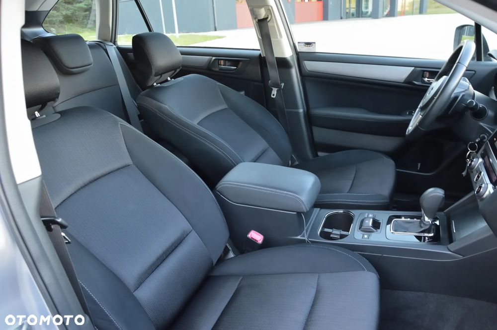 Subaru Outback 2.0D Active Lineartronic - 17