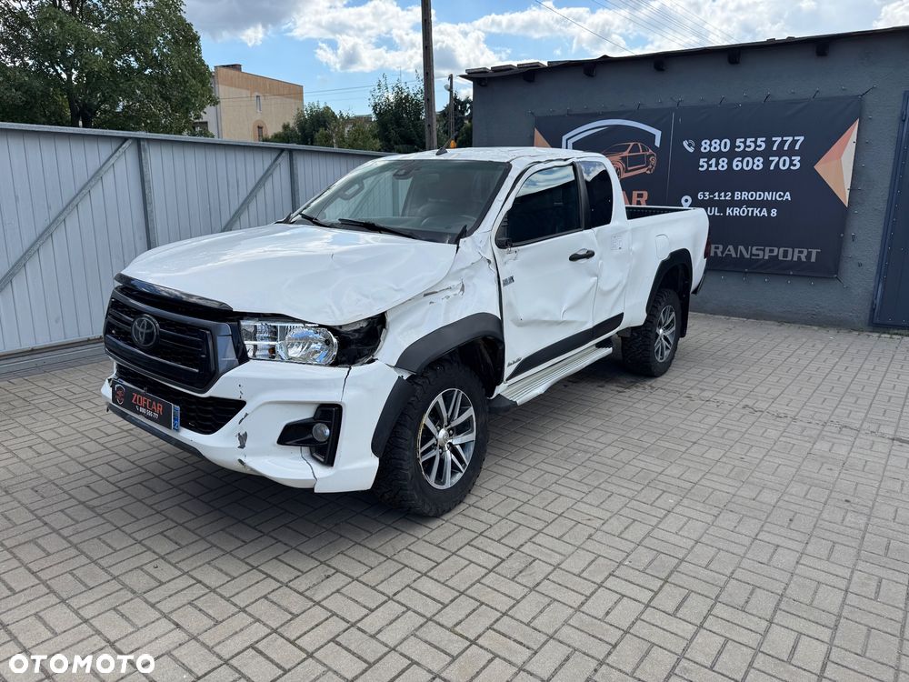 Toyota Hilux - 1
