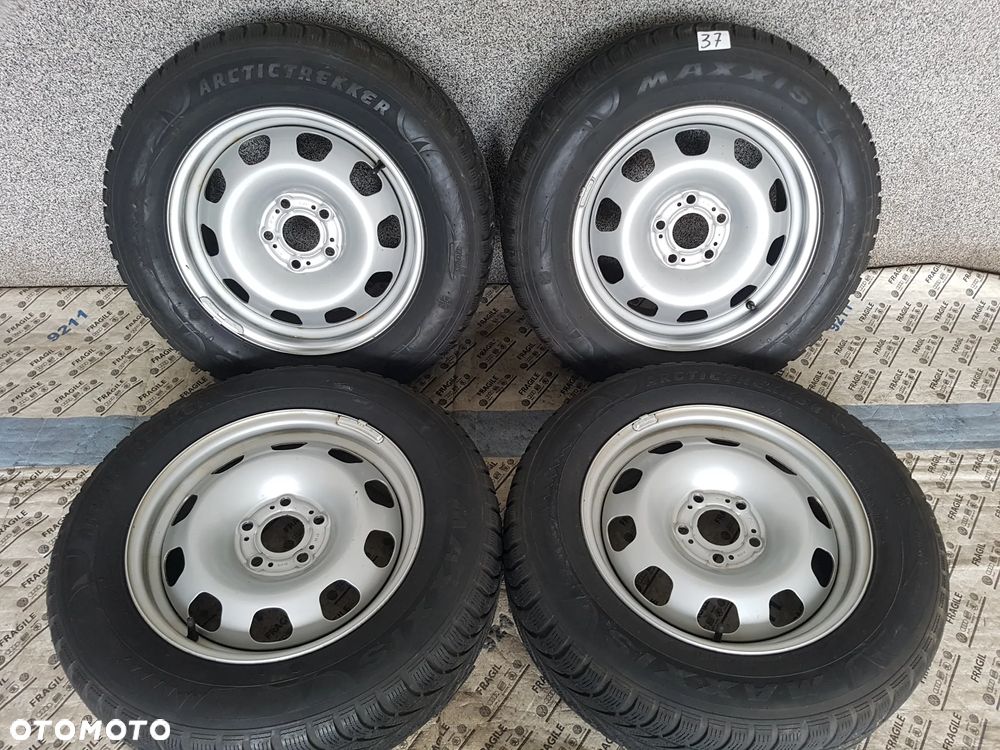 KOŁA ZIMA  DACIA DASTER 5X114,3  6,5JX16 215/65R16 - 1