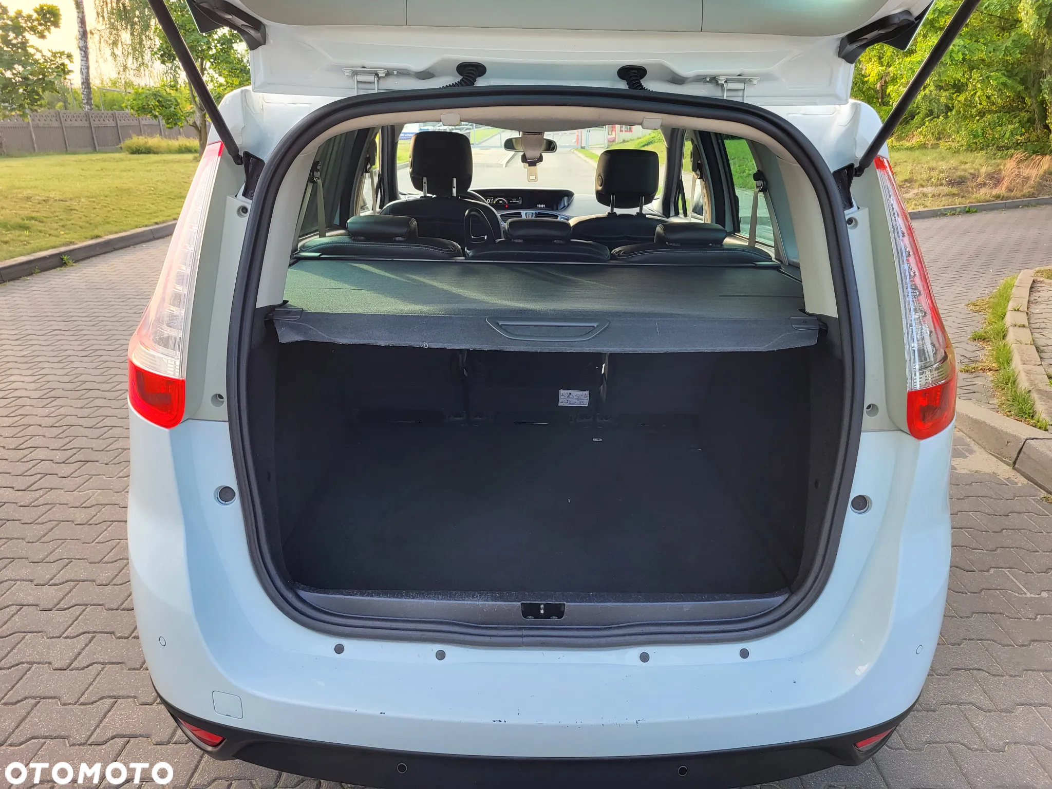 Renault Scenic 2.0 16V 140 CVT Dynamique - 11