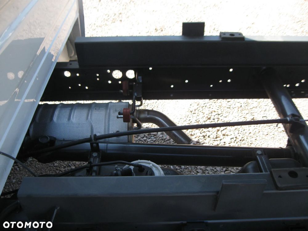 Iveco DAILY 35C17. WYWROTKA 4,30-M. KLIMA. NAWIGACJA - 9