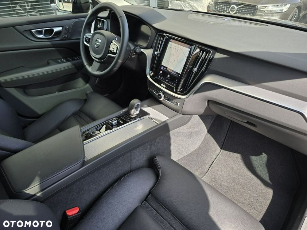 Volvo V60 B4 B Plus Dark - 12
