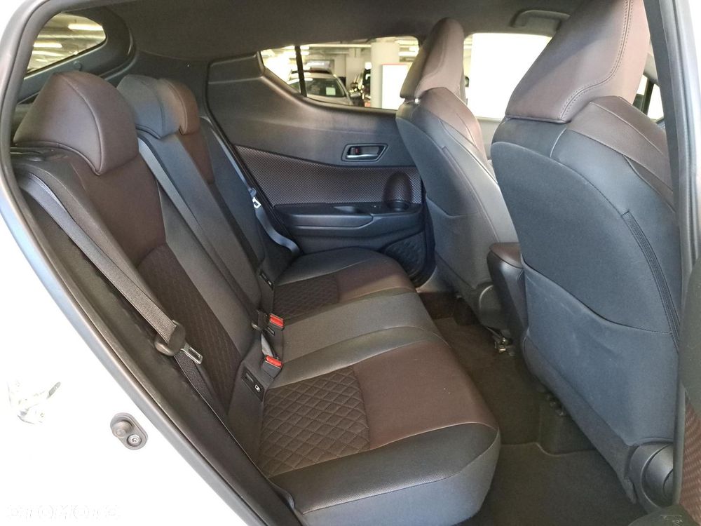 Toyota C-HR 1.8 Hybrid Prestige - 13