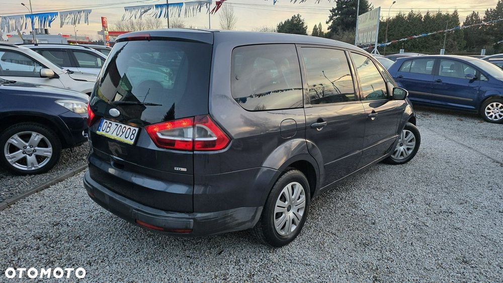 Ford Galaxy - 13