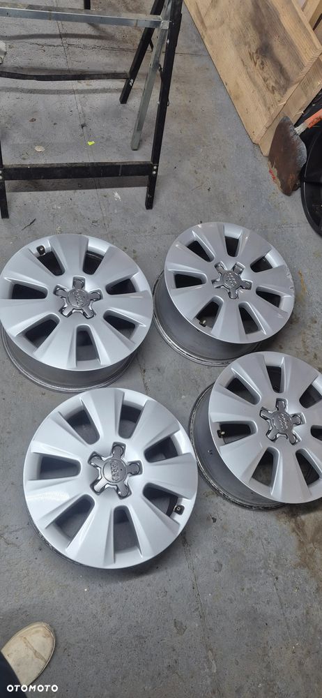 Audi A4 Avant 2.0 TDI - 10