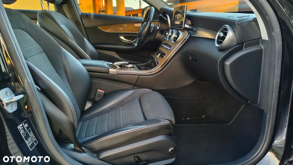 Mercedes-Benz Klasa C 200 7G-TRONIC Exclusive - 21