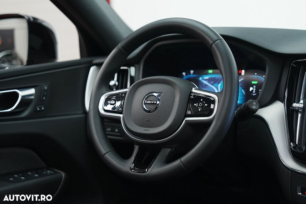 Volvo XC 60 Recharge T6 Twin Engine eAWD R-Design Expression - 24