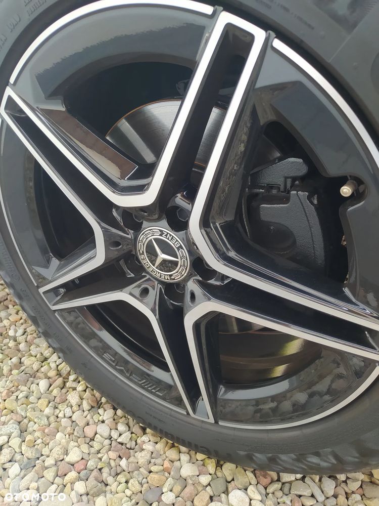 Mercedes-Benz GLB 250 4-Matic AMG Line 8G-DCT - 39