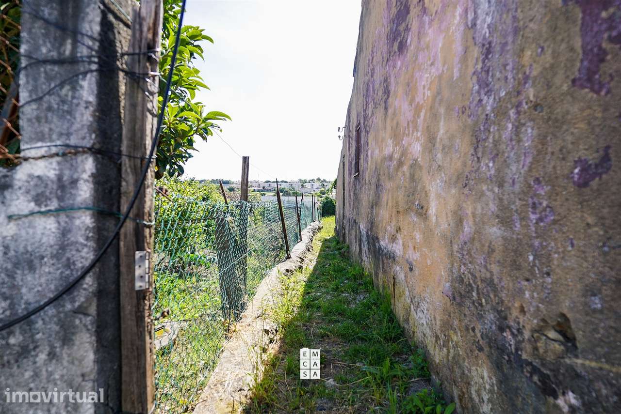 Moradia Devoluta T2 Venda em Vila de Cucujães,Oliveira de Azeméis - Grande imagem: 2/17