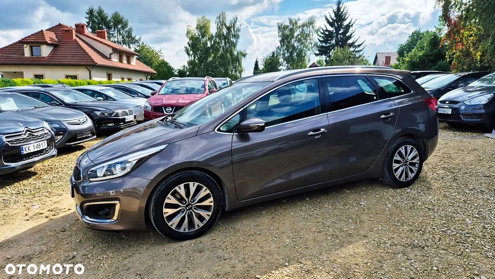 Kia Ceed 1.6 GDI ISG SW Platinum Edition - 25