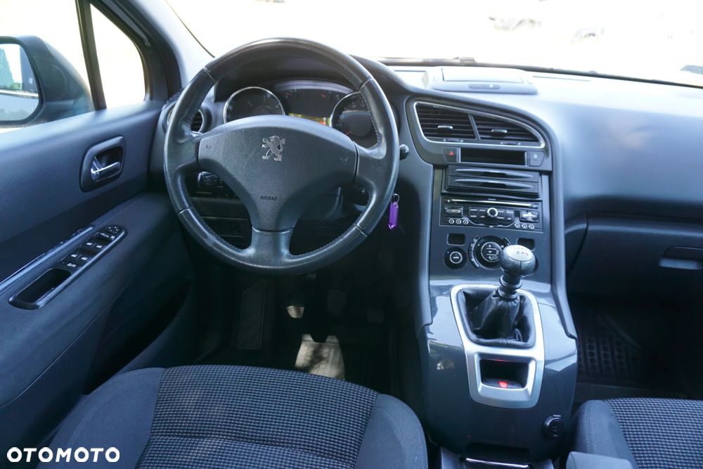 Peugeot 5008 - 12