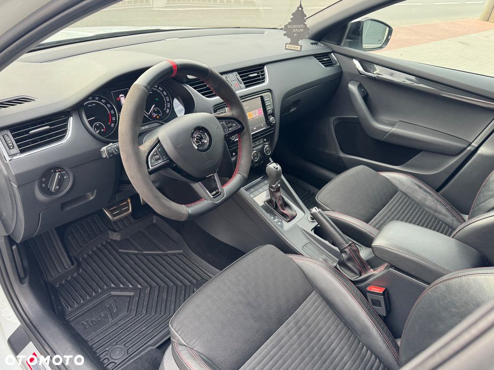 Skoda Octavia 2.0 TDI SCR RS DSG - 33