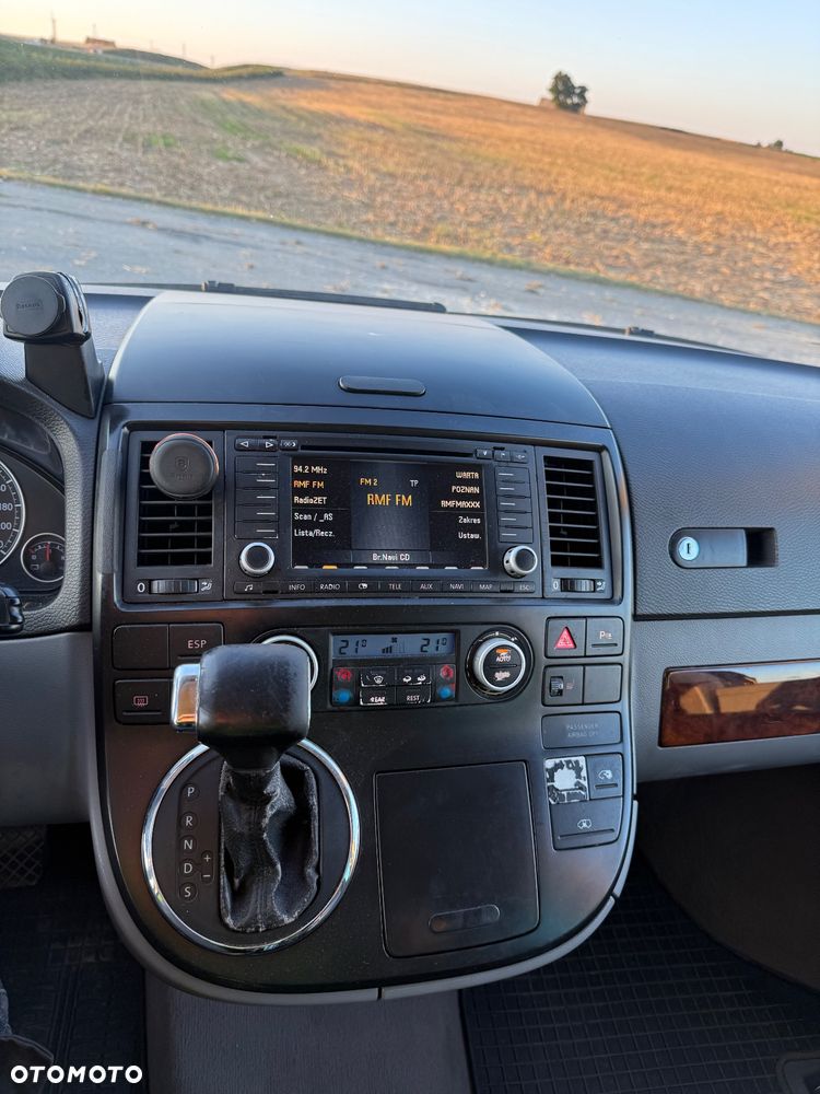Volkswagen Multivan - 10
