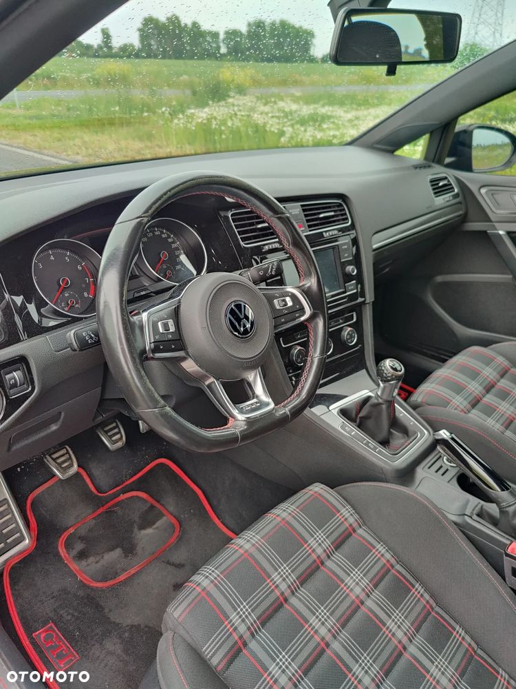 Volkswagen Golf GTI BlueMotion Technology - 12