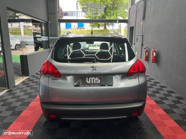 Peugeot 2008 1.2 PureTech Allure - 5