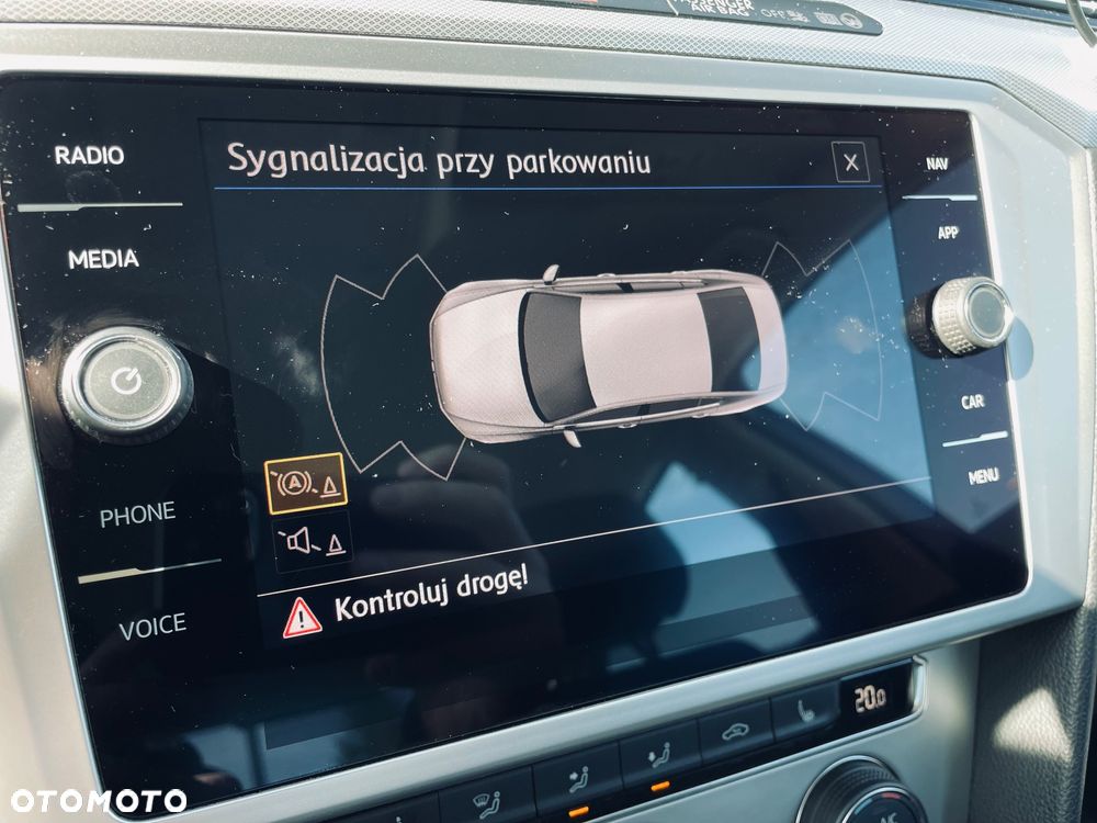 Volkswagen Passat 1.4 TSI BMT Comfortline - 25