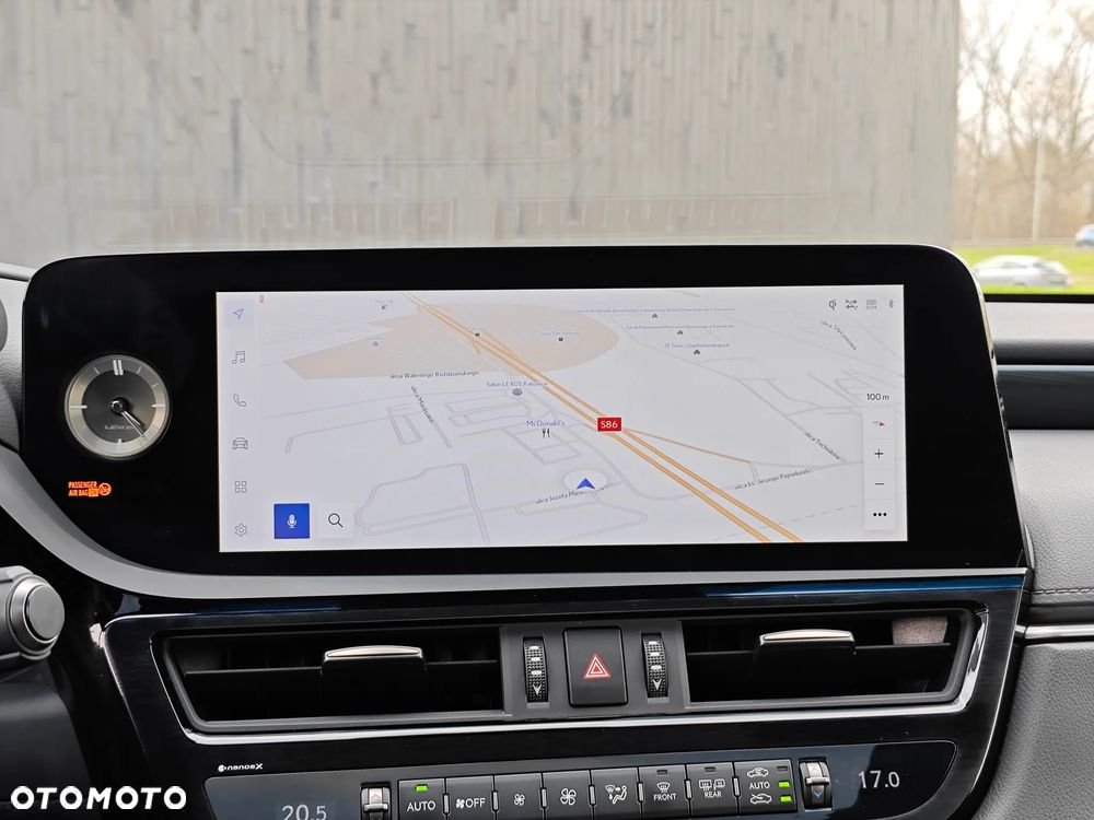 Lexus ES 300h Business Edition - 18