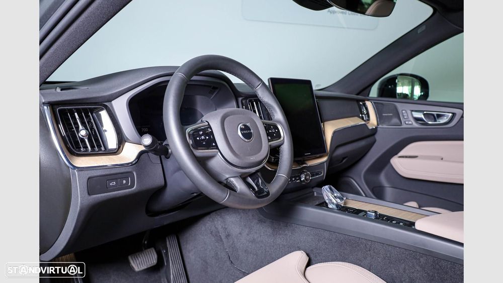 Volvo XC 60 2.0 T6 PHEV Plus Dark AWD - 12