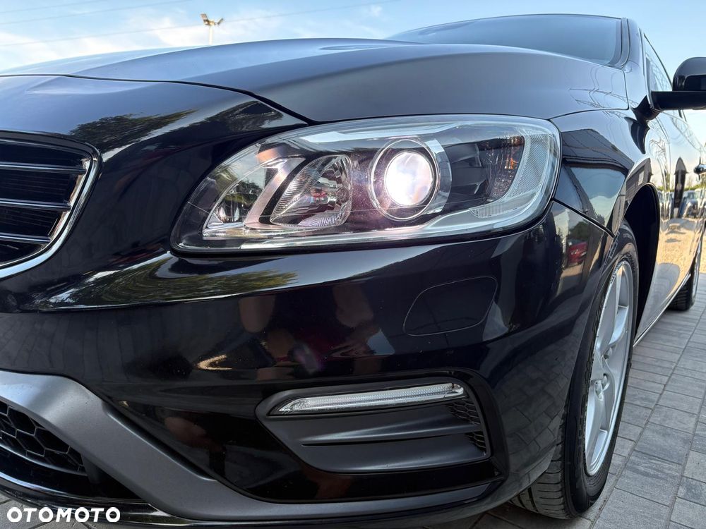Volvo V60 D2 Drive-E R-Design Momentum - 8