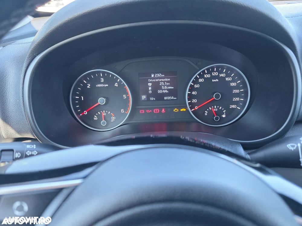 Kia Sportage 1.6 DSL MHEV 7DCT HP 4x2 Business Line - 8
