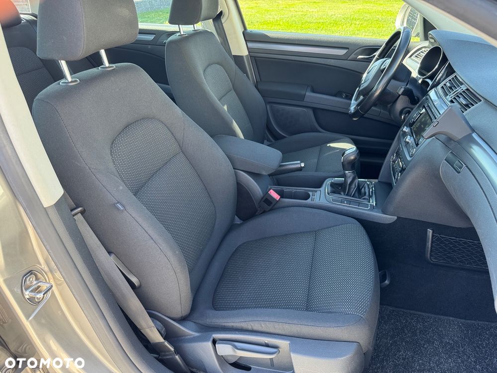 Skoda Superb 2.0 TDI Ambition - 31