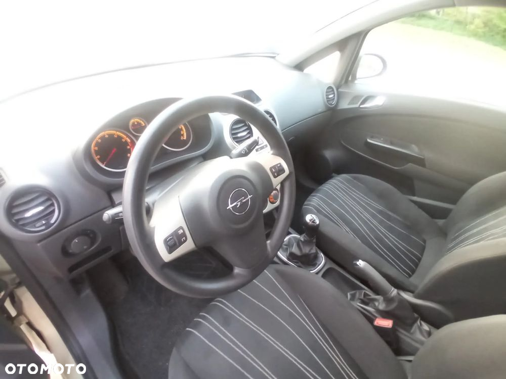 Opel Corsa - 10