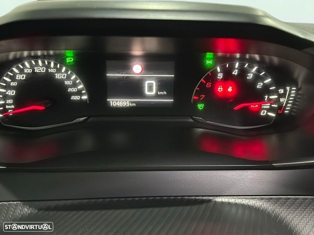 Peugeot 2008 1.2 PureTech Allure - 12