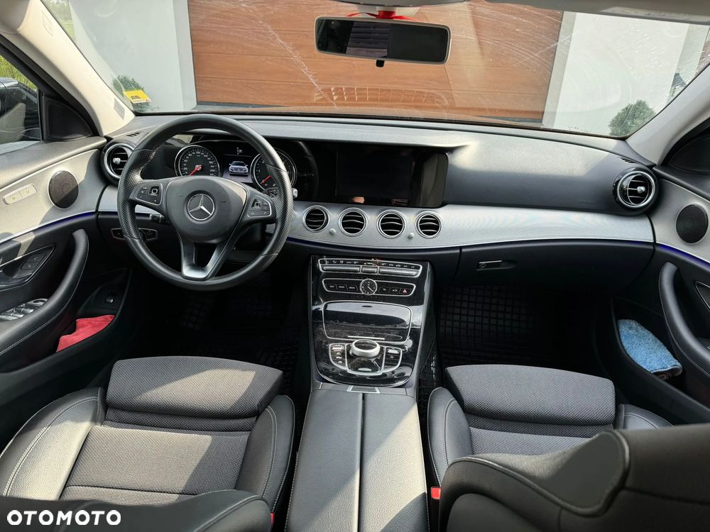 Mercedes-Benz Klasa E - 15