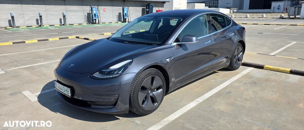 Tesla Model 3 - 1