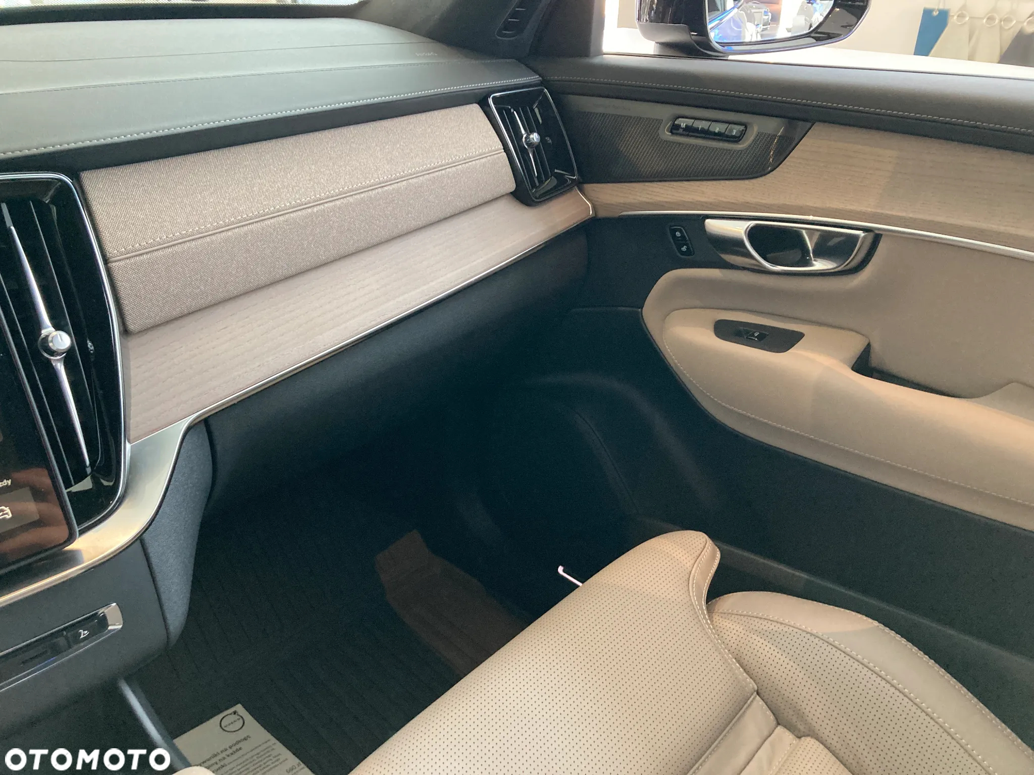 Volvo XC 90 T8 AWD Plug-In Hybrid Ultra Dark 7os - 22