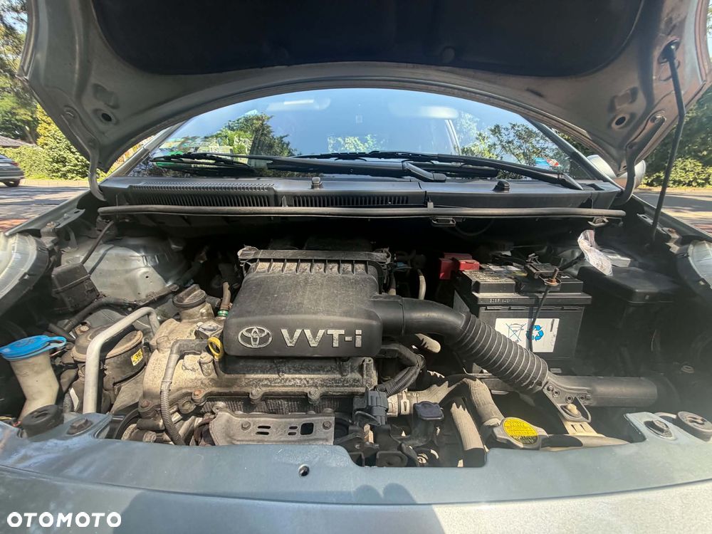 Toyota Yaris 1.3 Luna Premium - 29