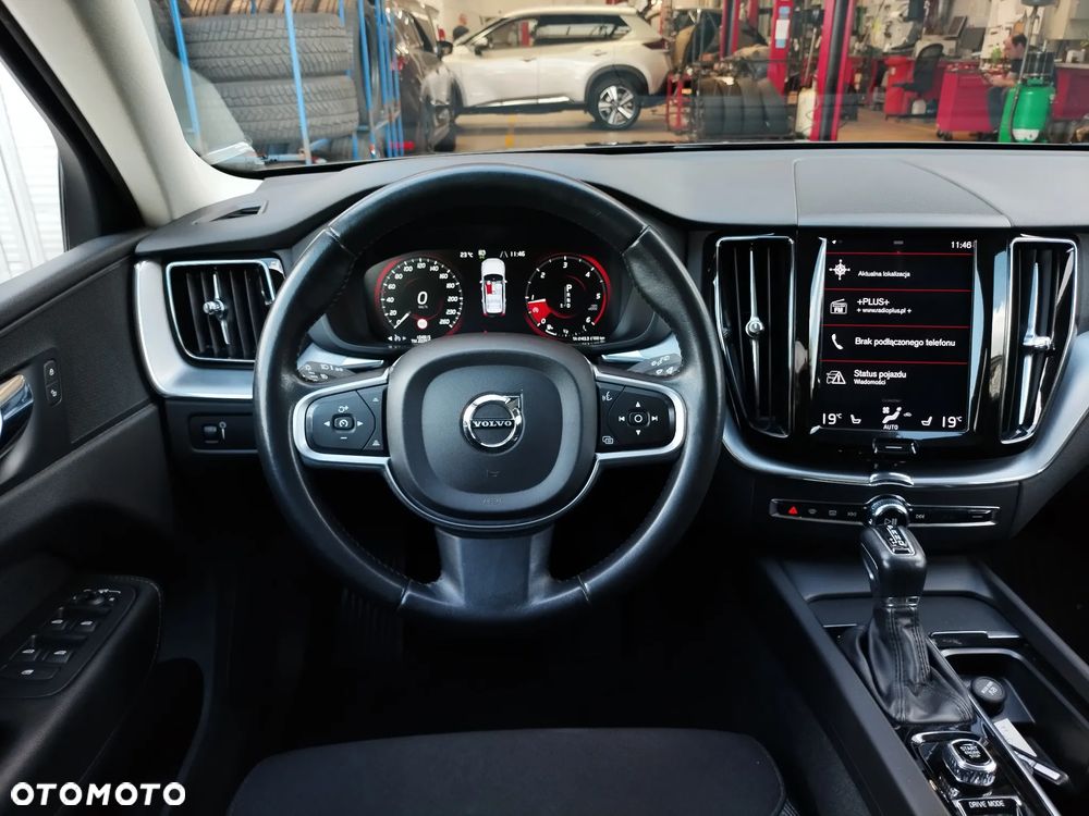 Volvo XC 60 D5 AWD Momentum - 6