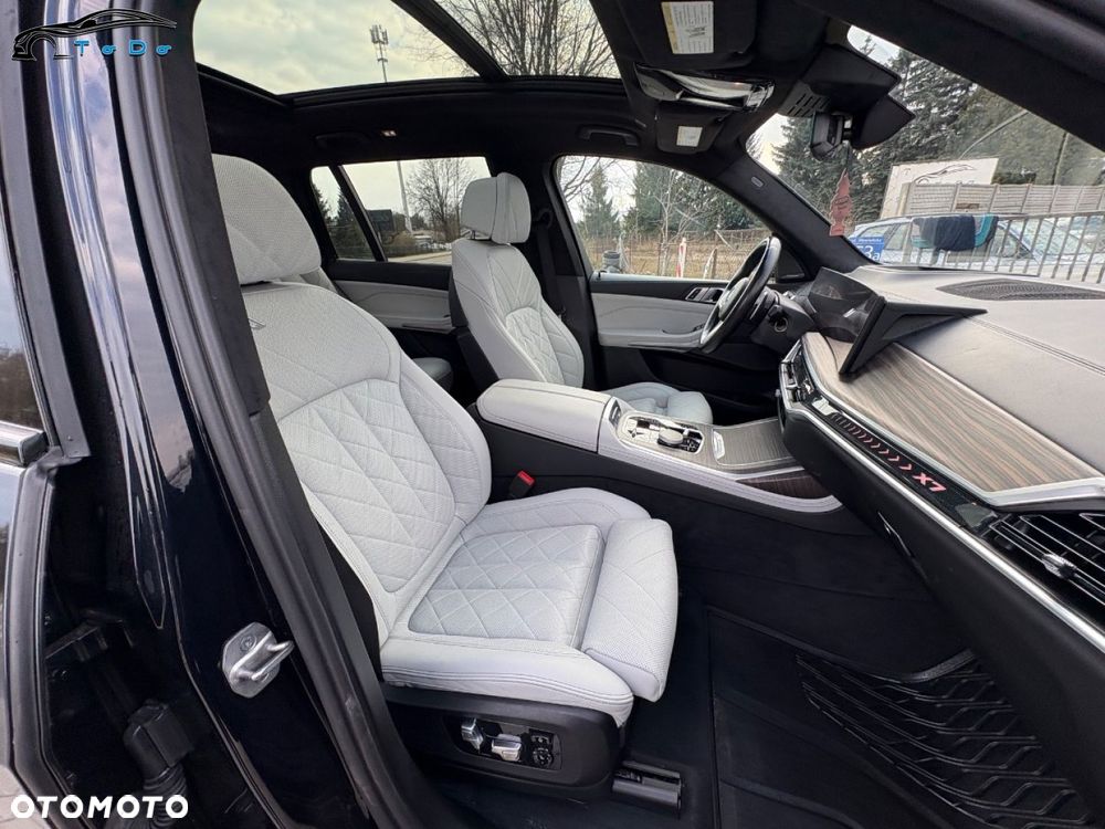 BMW X7 xDrive40i mHEV Individual Edition sport - 37