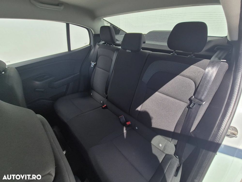 Dacia Logan TCe 90 Essential - 11